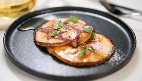  用来|入冬后，不吃玉米可惜了，2块一根，用来入菜营养美味，太馋人了