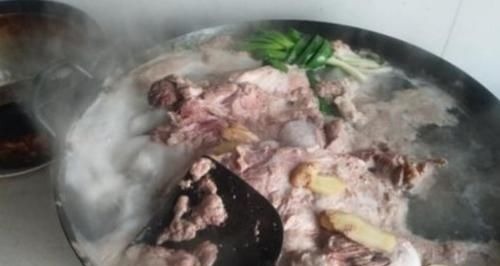 炖羊肉,调料不是越多越好!只加2样,羊肉软烂羊汤鲜美,没膻味