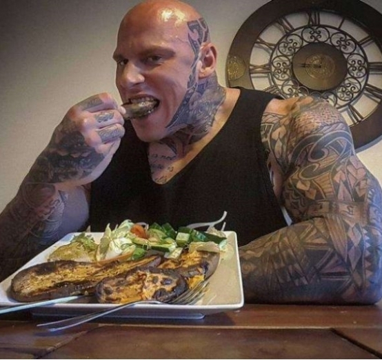 巨无霸|健身界“巨无霸”,身高2米体重300斤,他是比巨石强森还硬