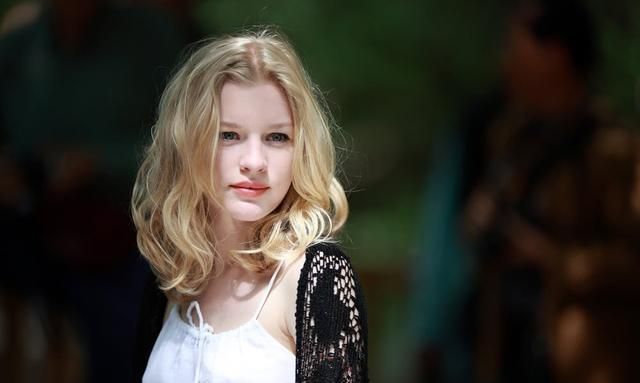 一等奖@俄罗斯美女荣获书法一等奖,成为文化交流学者,书法雅致有味