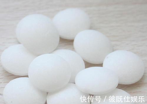 心理健康|孩子一觉醒来变“脑瘫”,只因在枕头下塞了这个,爸妈别大意