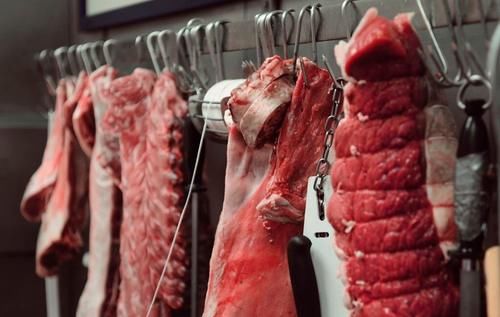 很大|冬天吃羊肉，山羊肉和绵羊肉哪个更好？肉贩子：区别很大，长知识