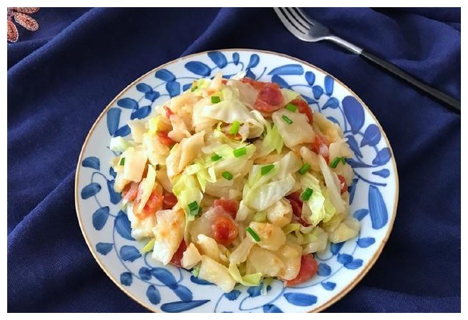 吃剩的饺子皮这么做,既当饭又当菜,老妈也直夸我真能干