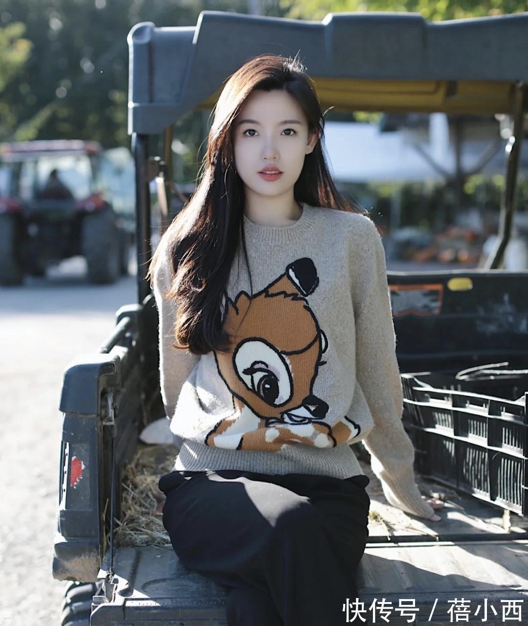 秋冬 秋冬建议多穿“针织衫”,搭配直筒裤显气质,搭配半身裙高级优雅