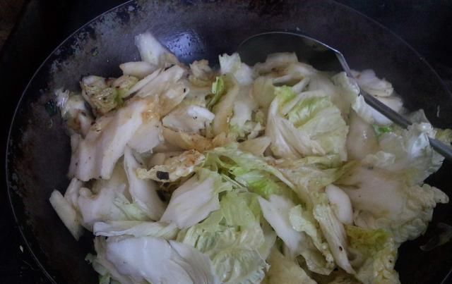 白菜|醋溜白菜这样做更美味,解馋开胃有营养,白菜脆嫩可口超下饭