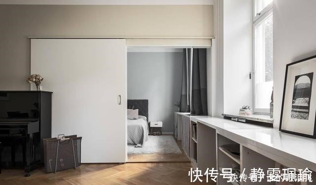 客厅|她坚持不买沙发沿墙打书柜桌,比飘窗都实用!55㎡小户型太值了!