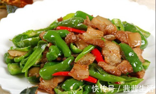 辣椒炒肉是先炒肉还是先炒辣椒还有很多人都不清楚，难怪不好吃