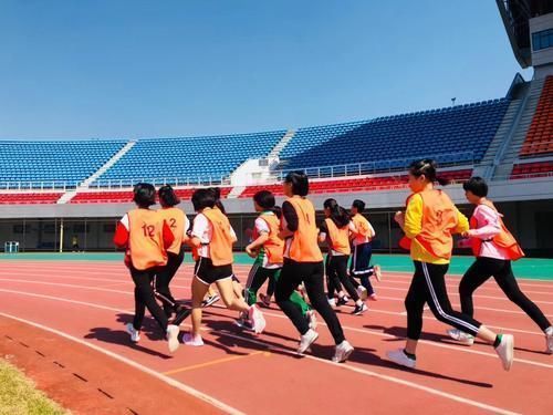 引体向上|一帮中学生没几个拉得了引体向上,体质差谁之过,怎么办?