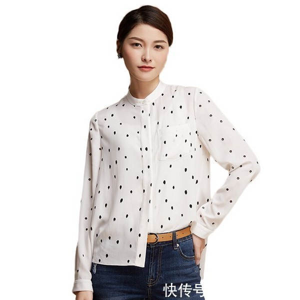 时髦 穿腻了极简风、基础款,春天换成“波点元素”时髦搭配,元气减龄