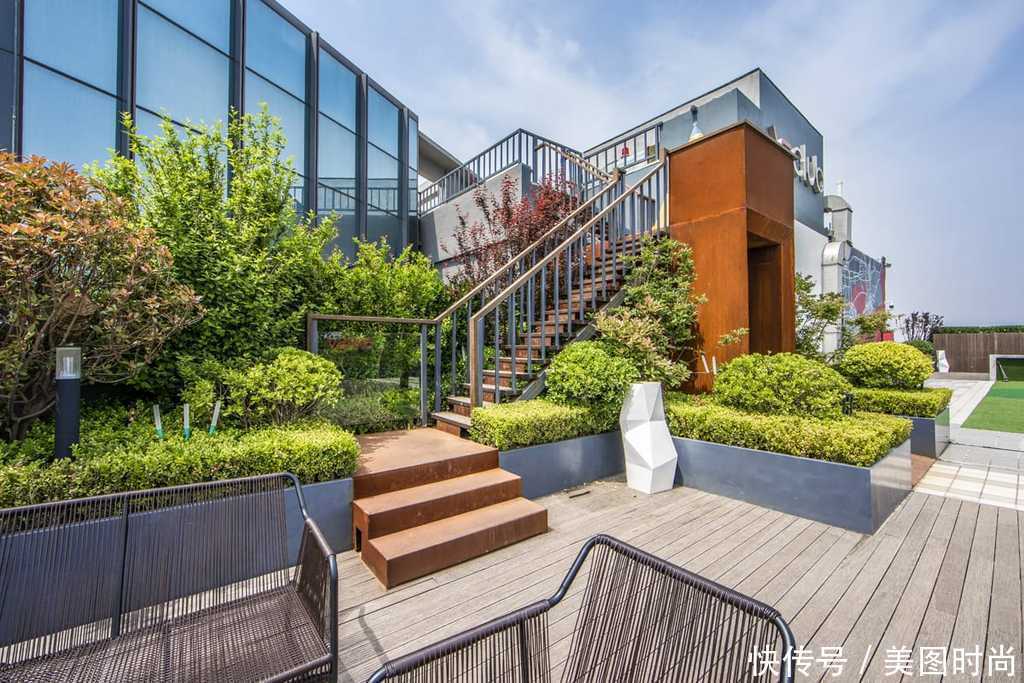 没院子,也可以在屋顶造园,将荒废屋顶打造成空中花园,太惊艳了