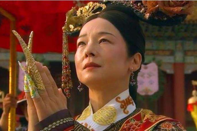 咸丰皇帝|慈禧守活寡多年，有一日身体不适叫来太医，太医瞧完病后举家搬迁