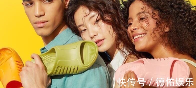 柔软 普通的凉鞋就别穿了,看我媳妇脚上穿的拖鞋,减龄还舒适