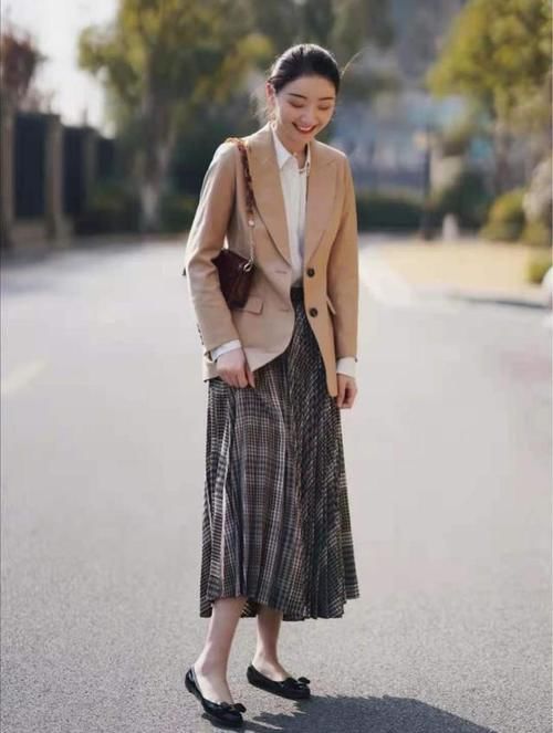 衬衫这么穿，帅气又迷人，有点儿美式也有点儿港风！