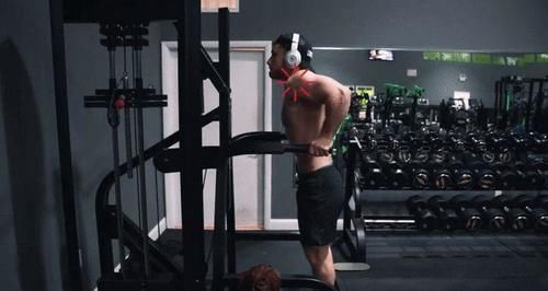 技巧|这样练双杠,胸想不大都难!详细分析动作,让你全面了解训练技巧