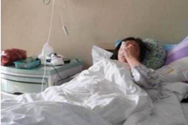 谨记|孕晚期妈妈洗澡有忌讳,三不原则要谨记,每错一步缺氧风险加重