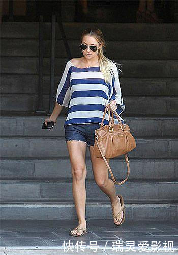 女人外出时,这3种包包要尽量少背,尤其第1种,容易显得没档次!