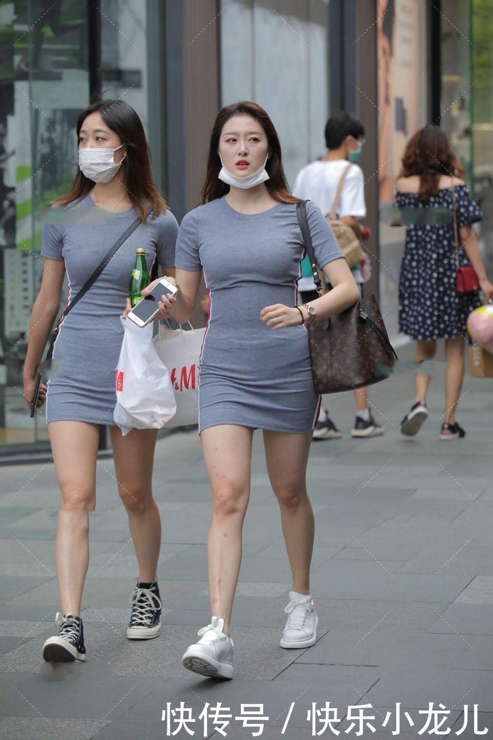 高跟鞋 米白色长款连衣裙,时尚精致,大方优雅,尽显高贵气场