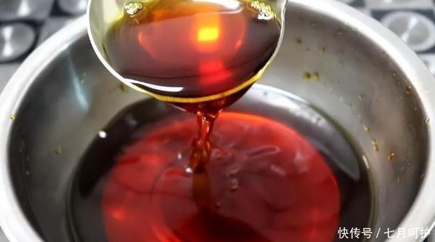 炒糖色太难了？教你好方法，简单易学，糖色炒好红亮诱人，不发苦