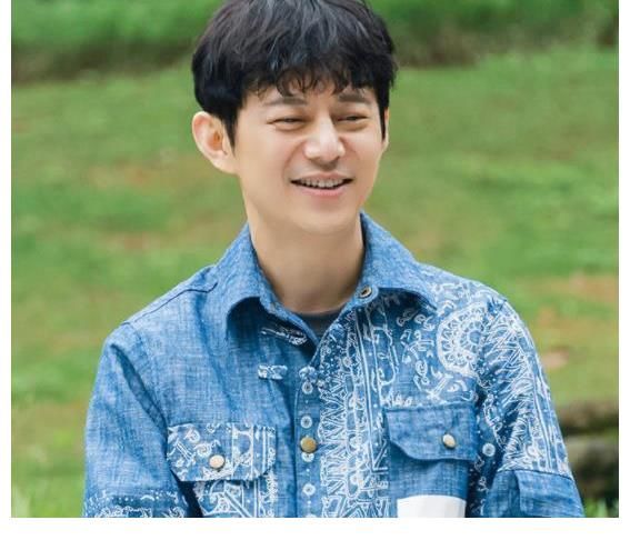 向往5全家一起去春游，大家都穿秋裝，唯獨張藝興在“過冬”