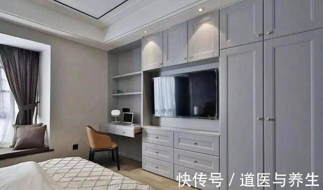 储物间|你家衣柜还做上下分体现在流行这样一门到顶的设计,时尚又大气!