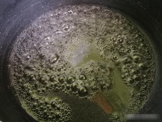 鸡蛋|牛奶别直接喝了,加2个鸡蛋,不用烤箱不用打蛋器,出锅抢着吃