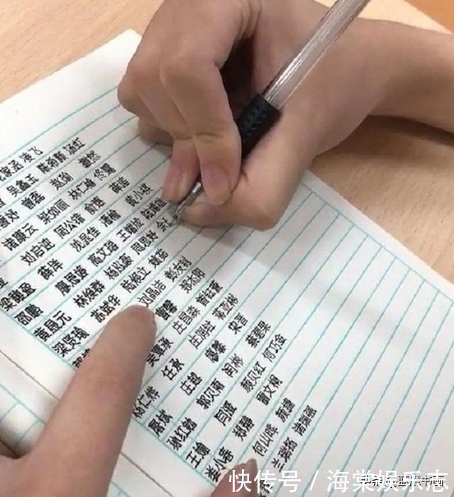 他是自闭症患者,却天赋异禀,写出的字体就像打印机打出来的一样