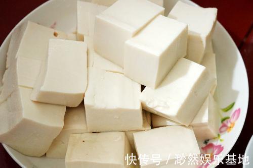 更年期女性|日本流行吃海带豆腐汤,有什么好处营养师说,更年期女性要多吃