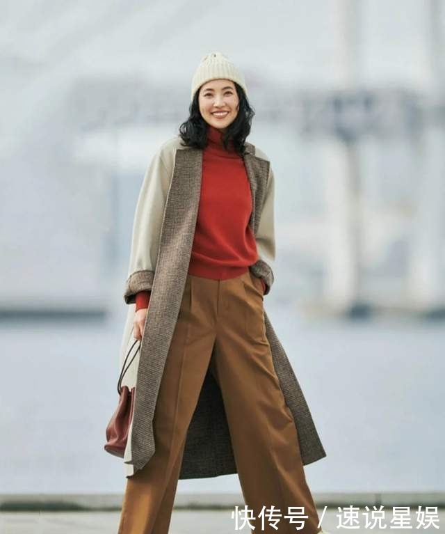 大衣配高领毛衣太普通?那是你没穿对,这么穿优雅实用又时尚