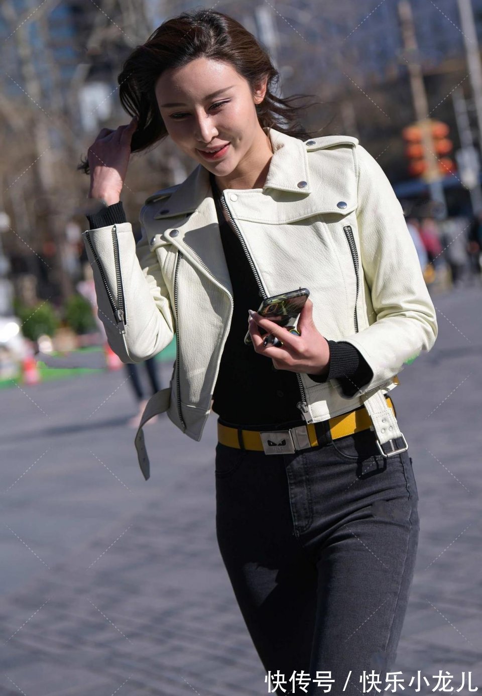 tips|街上最美辣妈:有钱的女人不一定有气质,但有气质的一定不差钱!