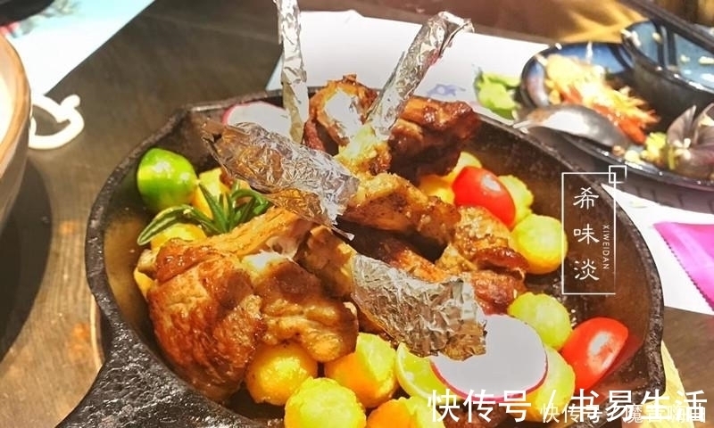 老公|周末邻居请下馆子,摆满一桌,全是特色菜,老公:点菜有水平!