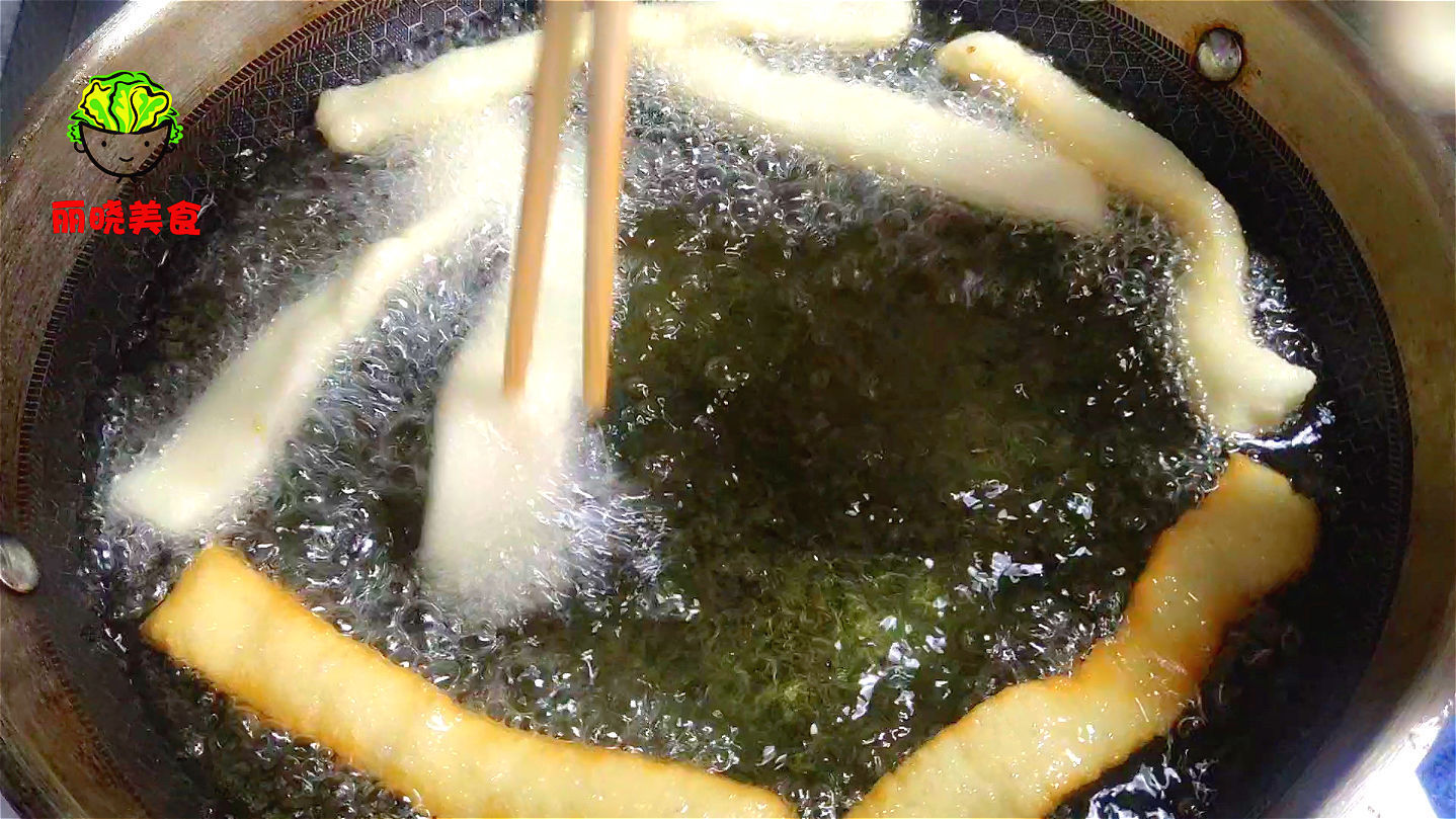 家有糯米粉可以这样做,不蒸不煮不烙,酥脆可口,妥妥的懒人早餐