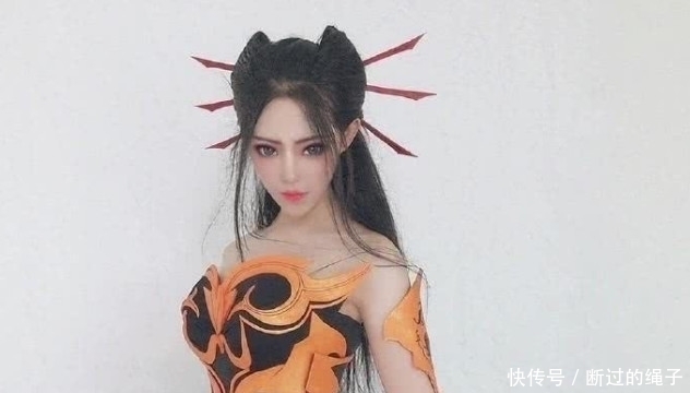 焰灵姬|小姐姐cos焰灵姬太霸气,看到这眼神,真人版主角要凉了