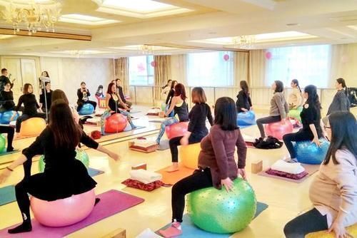 海豚|产妇生完孩子半小时，医生再次伸手进去，产妇大怒却被回怼为你好