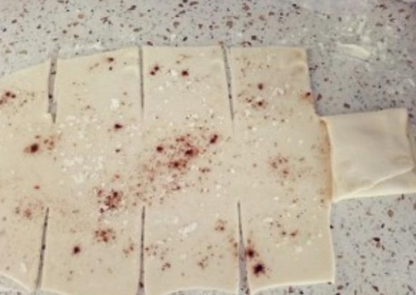 烙饼|烙饼又干又硬?有人开水烫面,有人多抹油,都错了!教你正确做法