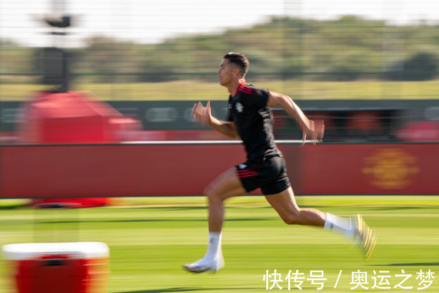 卡林顿|弗爵曝C罗在曼联疯狂训练,暴雨倾盆也不肯停!解释转会皇马原因