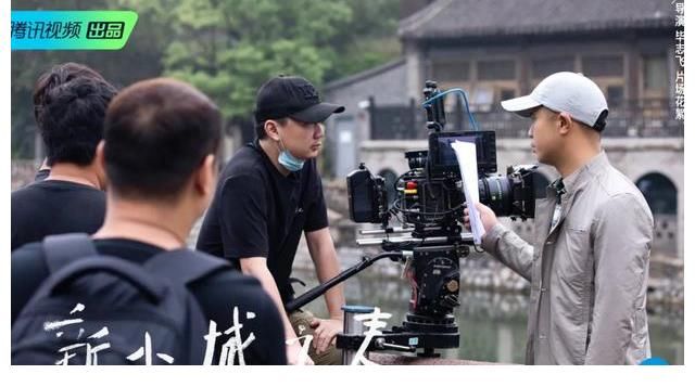 《導演請指教》爭議不斷，影視幕后真有做成綜藝的必要嗎？