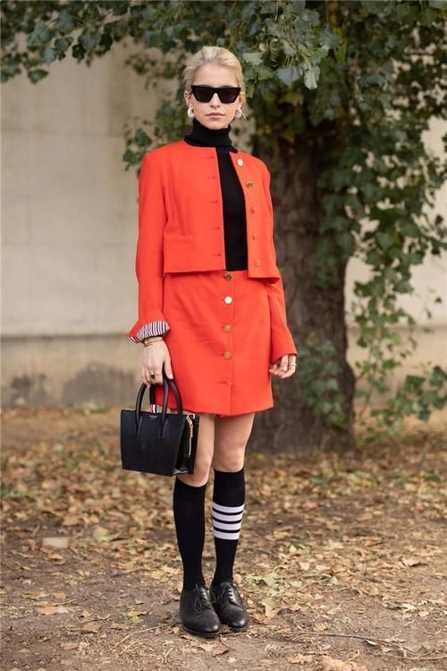 皮衣 年后穿靴易闷脚,换上今年流行的“布洛克鞋”,优雅又时髦