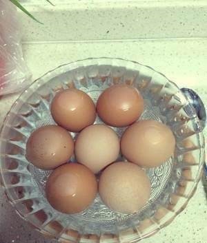 大学门口的美食,价格3元一碗,喜欢吃的人排长队等候!