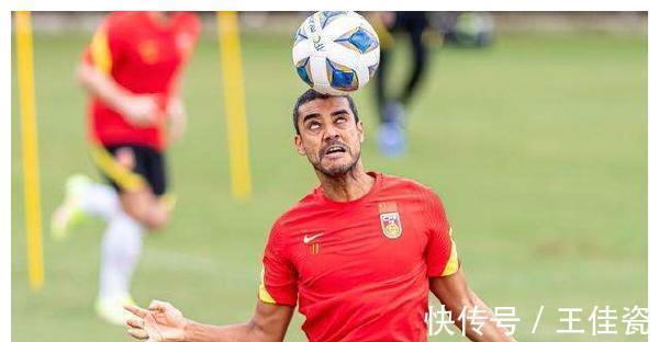 李霄鹏|同样五后卫却是不同的李家军?国足世预赛赢不了日本,但要赢越南