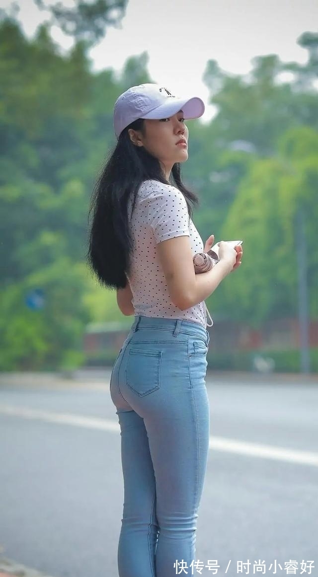 搭配 打底裤穿搭超级女王范,完美勾勒出女士那曼妙的身姿,简单美感