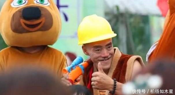 二次元|还记得当年长得像光头强爆红的大叔吗过了几年,生活被打回原状