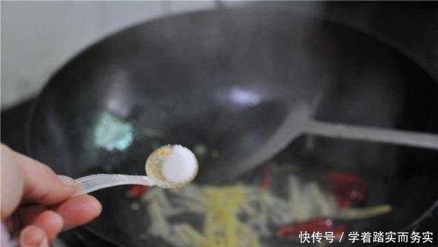 兄弟二人|这道下酒菜, 兄弟二人就喝掉两瓶二锅头!