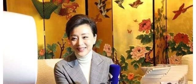 告别央视的5位女主持人,各有各的故事,今最大者53岁,最小44岁