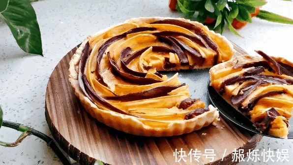 风味|家里有南瓜的来看看,教你做风味独特的紫薯南瓜派,比蛋糕都好吃