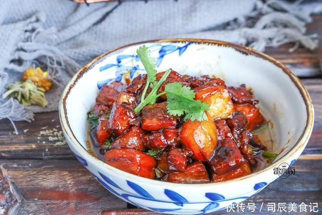 上桌|红烧肉,按黄磊的做法,上桌就被清盘,真好吃!