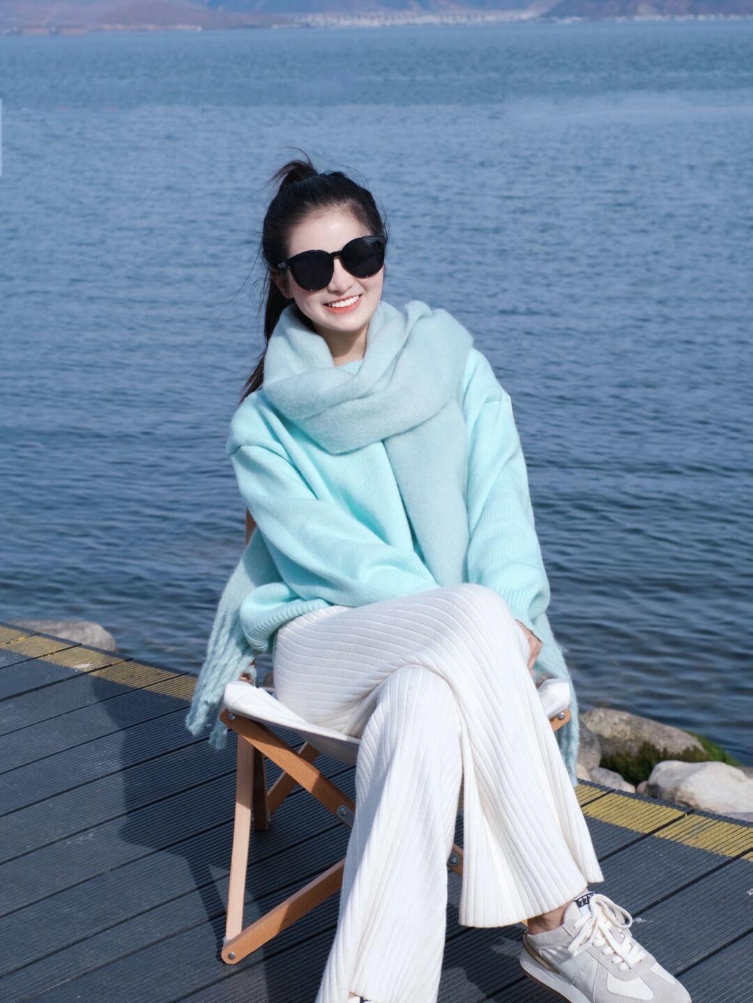 身材 哪怕你没有身材上的焦虑,也别穿紧身衣,这4款毛衣够你用