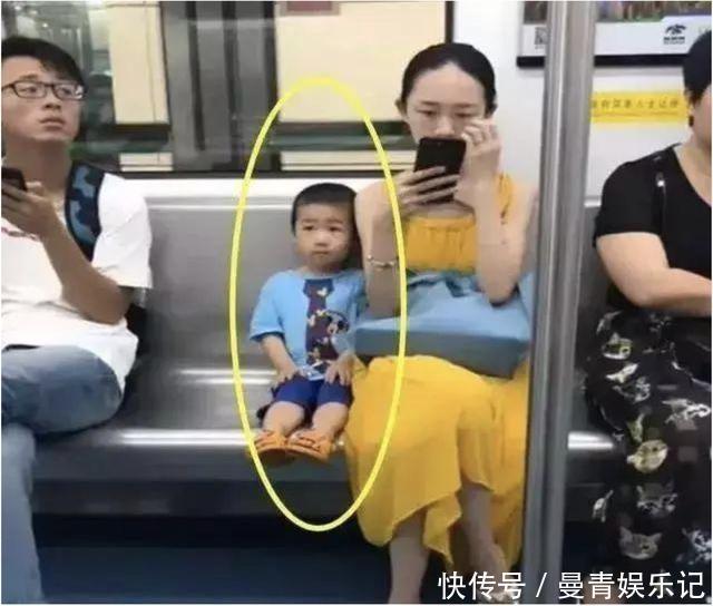 田喵喵|男孩贪玩脚踢陌生人,被摔成重伤:你不教育孩子,别人替你教育