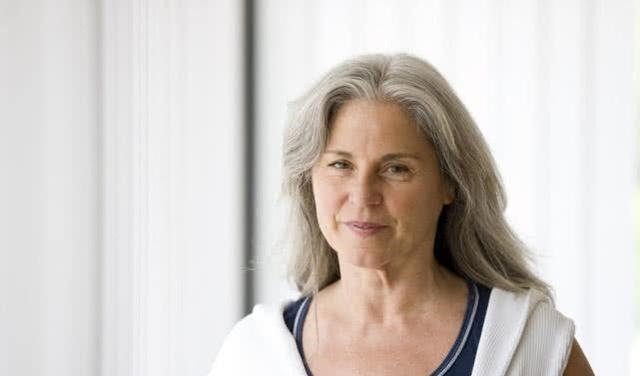 身体衰老|女性开始衰老,有3处变长,1处变圆,若一个不占,说明还年轻