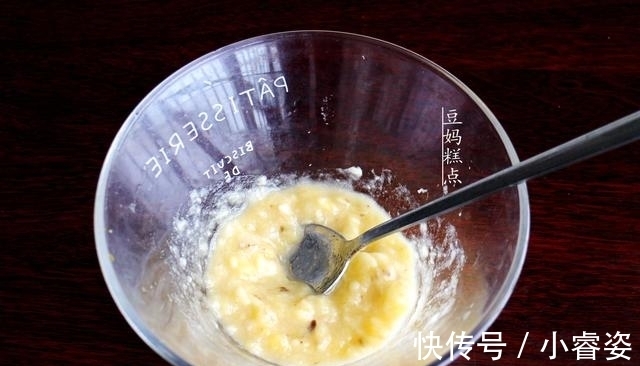 橙皮屑|无油无糖，还不用揉面！这款粗粮面包，简单快手，健康又味美