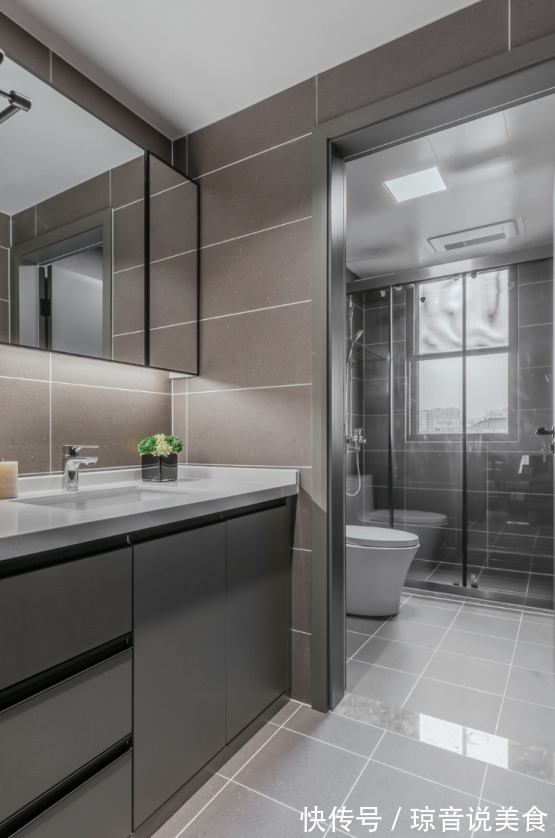 书房|过道别再浪费了，学他家这么装，书房、杂物间都有了！实用性倍增